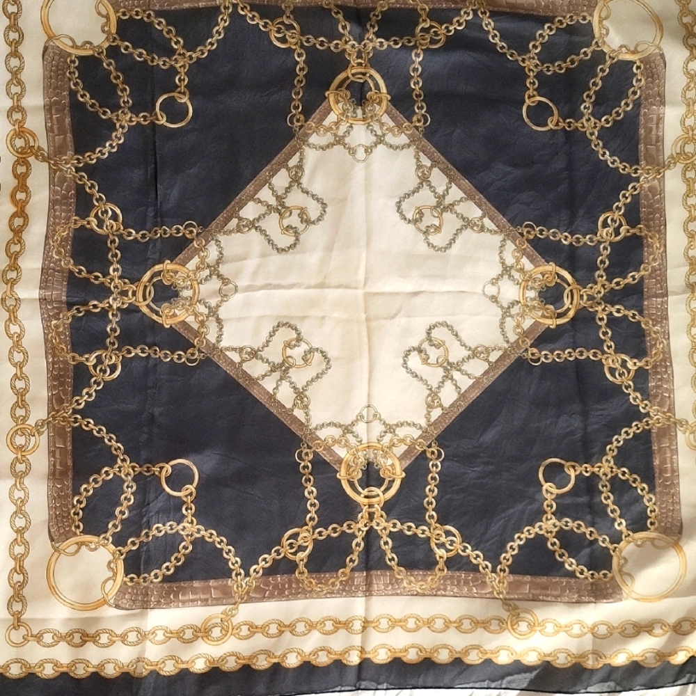 Chic Chain Pattern Scarf